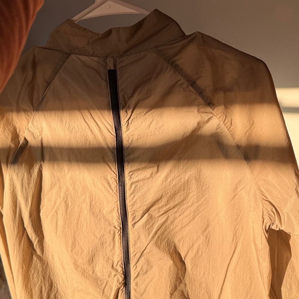 Nike woman’s Windbreaker Jacket - Picture 3 of 7